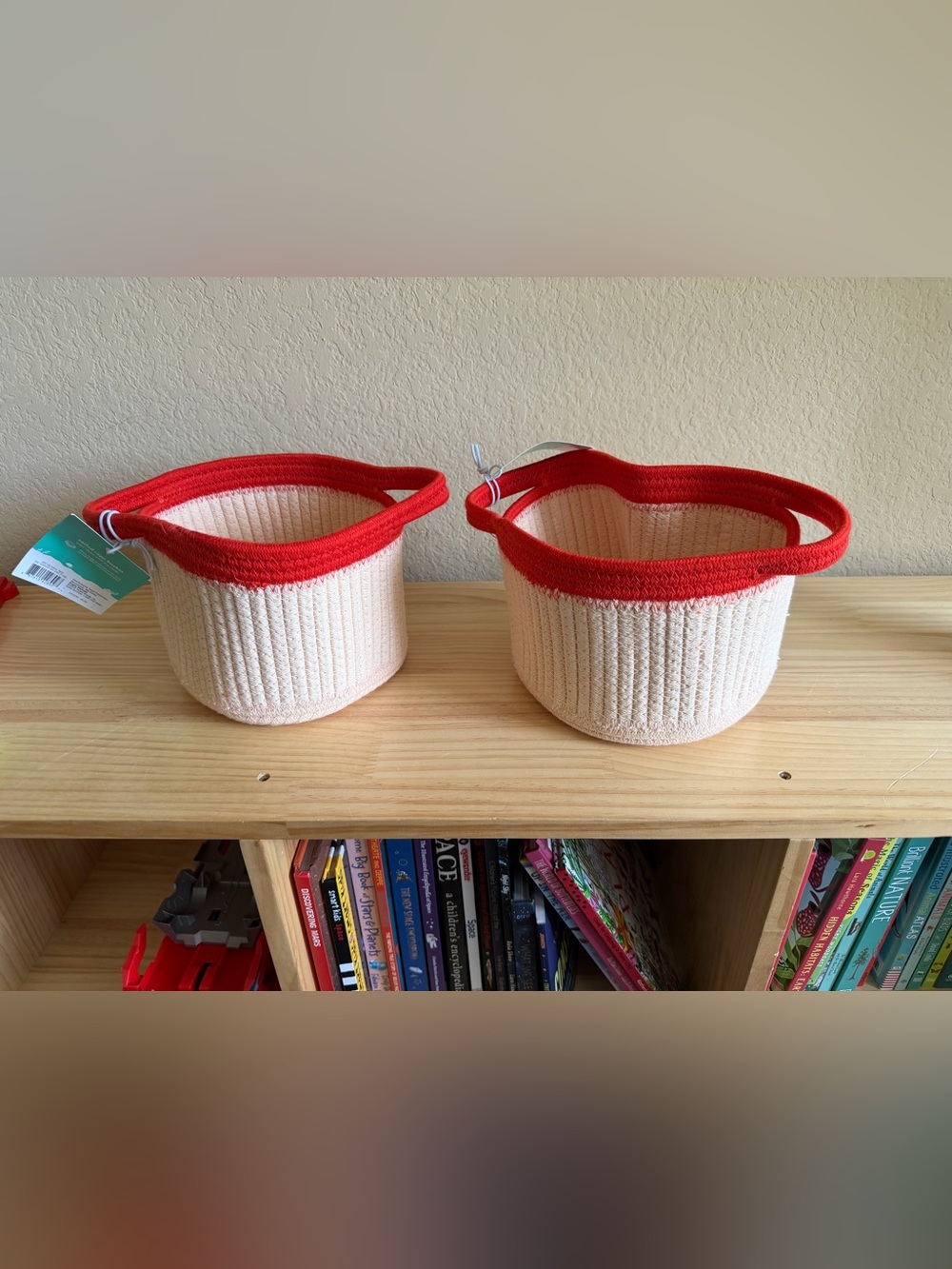 Small Coiled Rope Kids' Storage Basket
Cream and Red Pillowfort NWT home decor